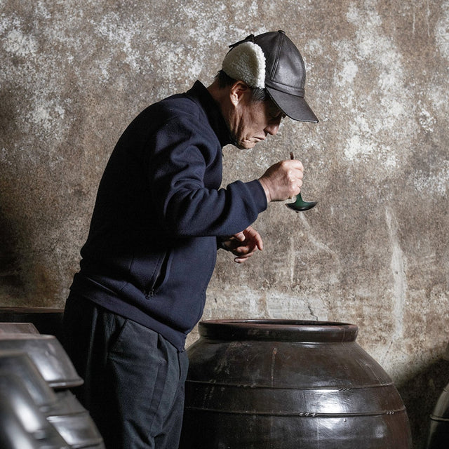 Myeongin Myeongchon anchovy fish sauce, crafted by skilled artisans in Korea and aged for over 3 years with refined salt in an underground warehouse. This premium sauce boasts a clear red hue and a rich, undiluted flavour, ideal for enhancing kimchi, seasonings, stir-fries, and stews.