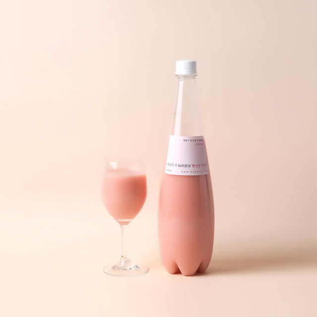 Hand Brewed Sparkling Red Rice Makgeolli, 935ml (ABV 6.5%) koi