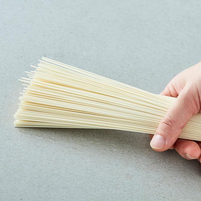 Thin Round Wheat Noodles 옛날 국수 소면, 500g